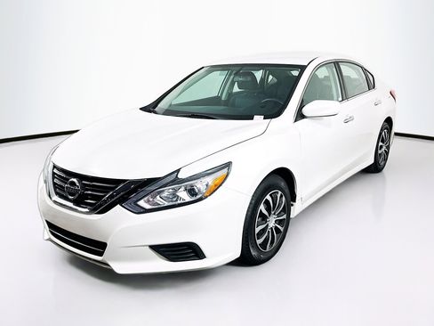 Used 2017 Nissan Altima 2.5 S w/ Power Driver Seat Package image 3