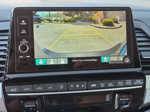 New 2026 Honda Odyssey Touring image 5