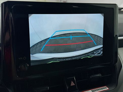 Used 2025 Toyota Corolla LE w/ Convenience Package image 21