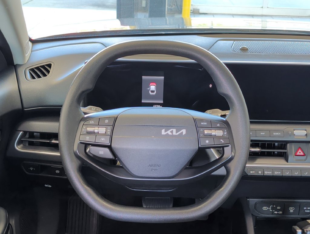 Used 2025 Kia K4 FWD image 26