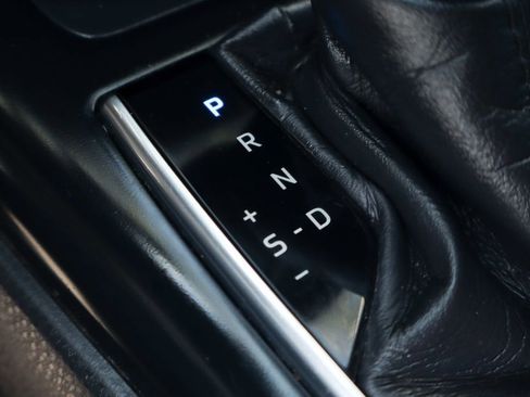 Used 2019 Toyota Camry SE FWD image 32