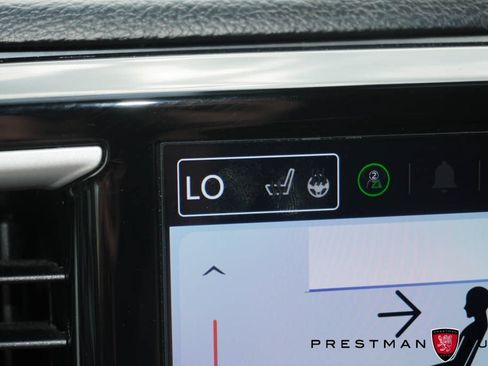 Used 2026 Chrysler Pacifica Select FWD image 4