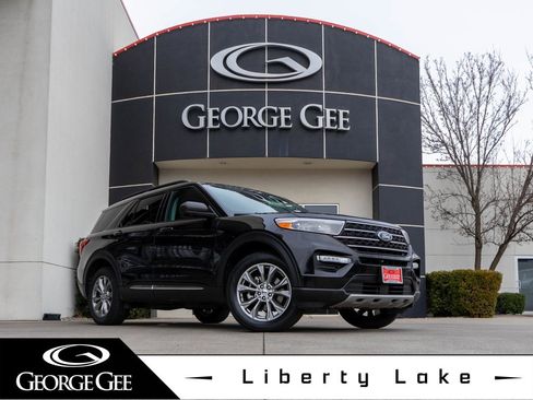 Used 2022 Ford Explorer XLT w/ Equipment Group 202A image 1