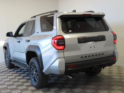 Used 2025 Toyota 4Runner SR5 AWD/4WD image 3