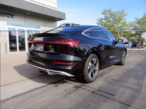 Used 2022 Audi e-tron Premium Plus AWD/4WD image 11