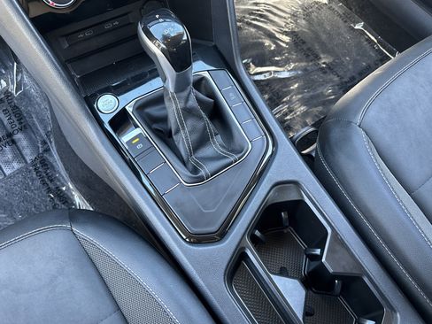 Used 2023 Volkswagen Taos SE image 23