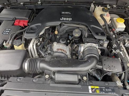 Used 2018 Jeep Wrangler Unlimited Sahara image 23