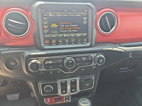 Used 2021 Jeep Wrangler Rubicon AWD/4WD image 25