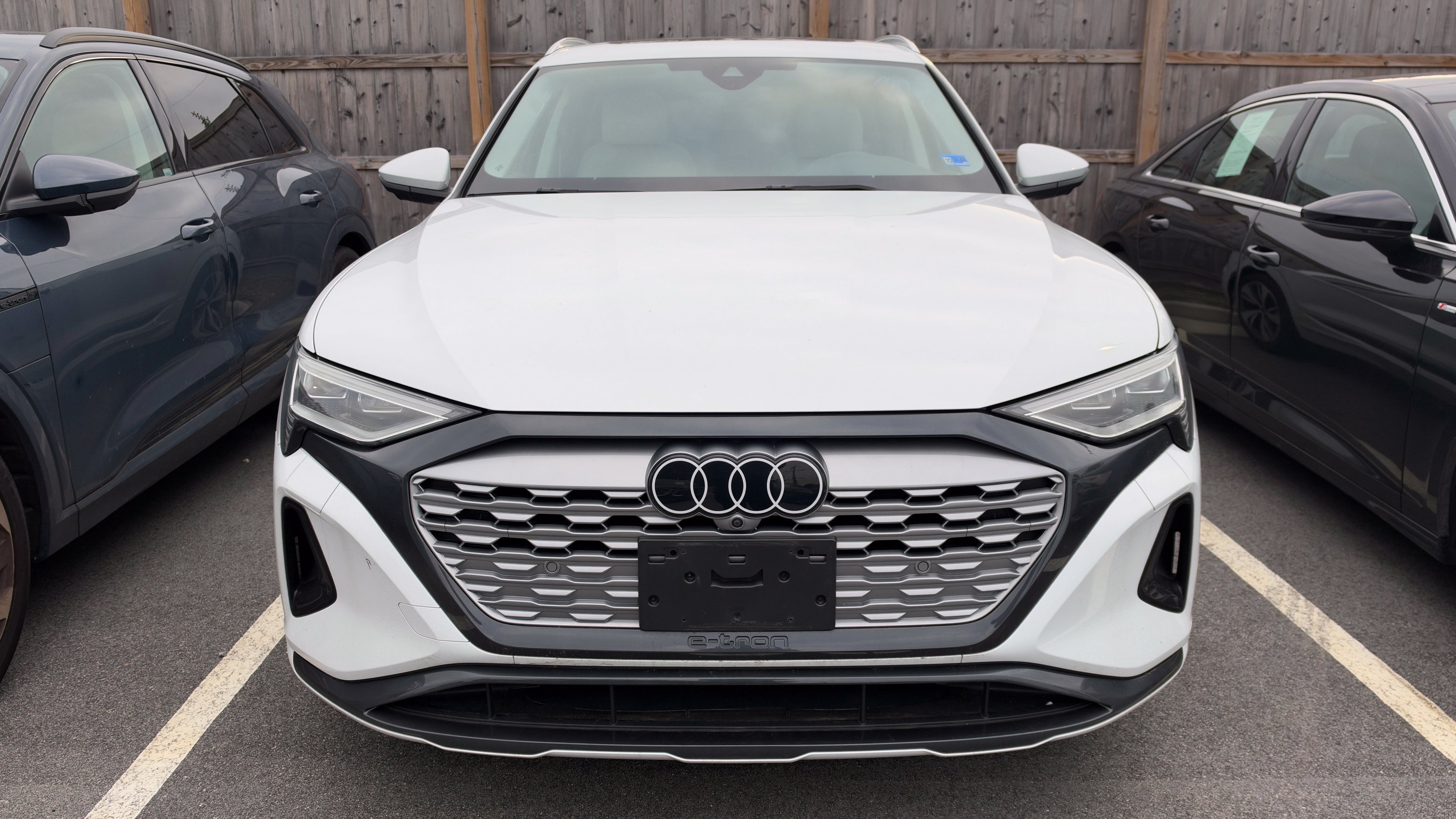 Used 2024 Audi Q8 e-tron Premium Plus w/ Premium Plus Package AWD/4WD image 12