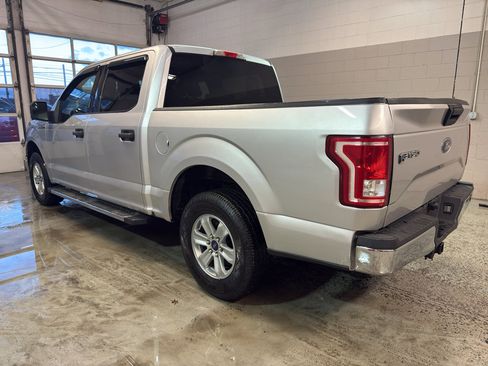 Used 2015 Ford F150 XLT image 4
