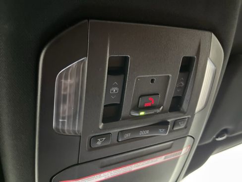 Used 2024 Toyota Highlander Platinum image 18