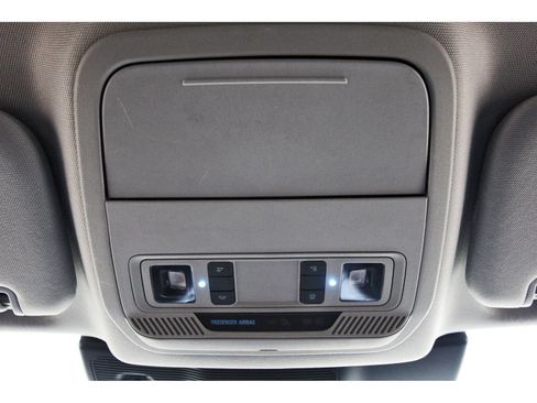 Used 2022 Ford Explorer XLT w/ Equipment Group 202A RWD image 24