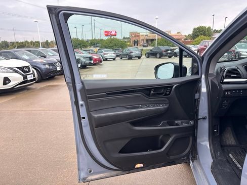 Used 2023 Honda Odyssey Touring image 9