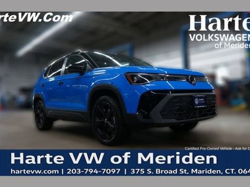 Certified 2025 Volkswagen Taos SE AWD/4WD image 1