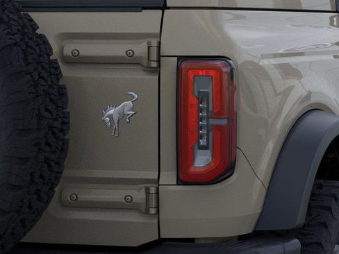 New 2025 Ford Bronco Badlands image 23