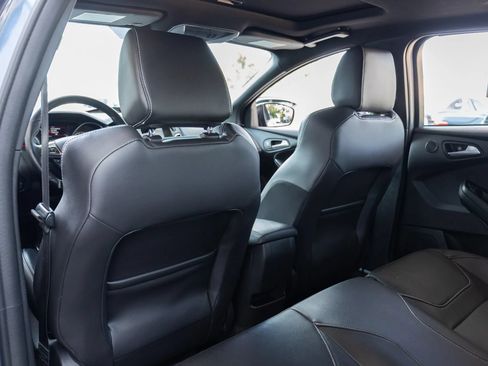 Used 2018 Ford Focus ST w/ Equipment Group 402A FWD image 31