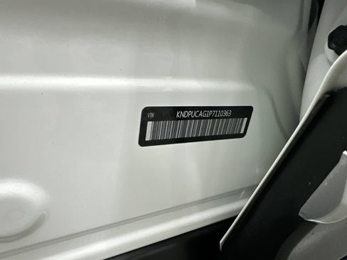 Used 2023 Kia Sportage LX AWD/4WD image 32