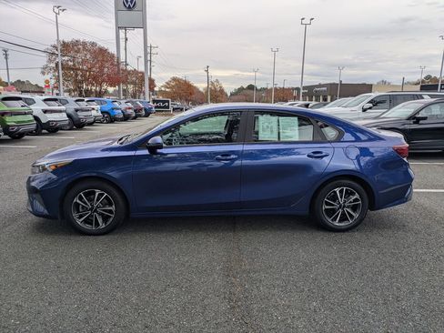 Used 2023 Kia Forte LXS w/ LXS Technology Package image 7