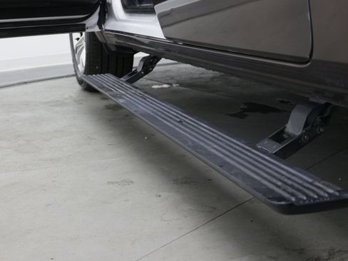Used 2022 RAM 1500 Limited RWD image 12