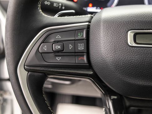 Used 2023 Jeep Grand Cherokee L Laredo AWD/4WD image 19