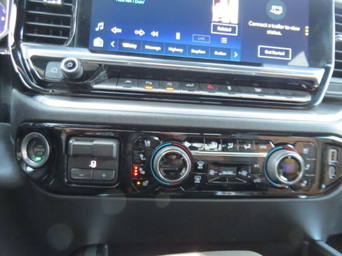 Used 2025 Chevrolet Silverado 1500 High Country image 27