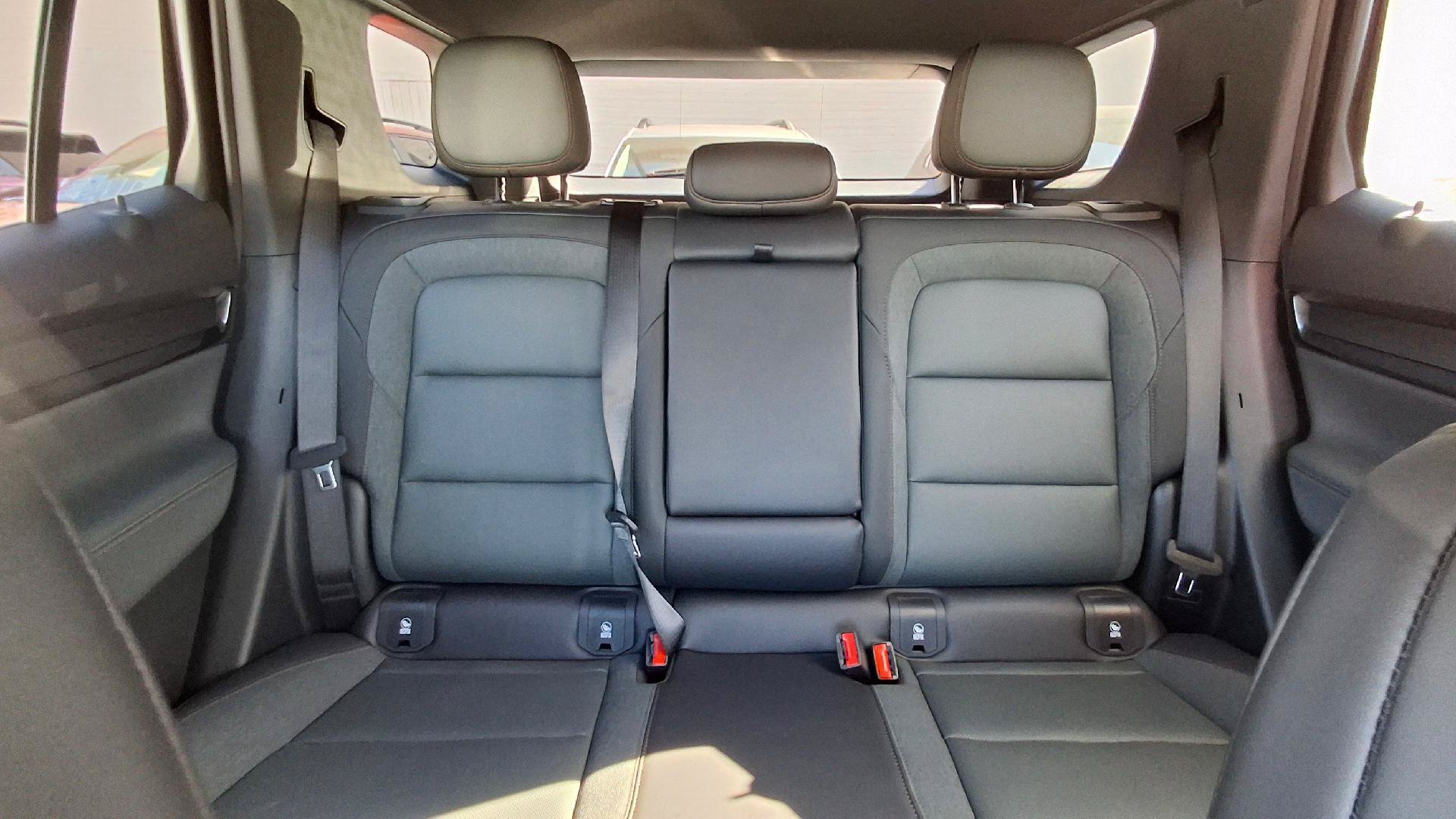 New 2027 GMC Terrain AT4 w/ Convenience Package III AWD/4WD image 11