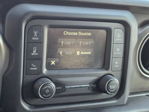 Used 2018 Jeep Wrangler Unlimited Sport S AWD/4WD image 39