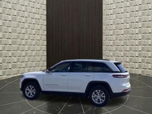 Certified 2023 Jeep Grand Cherokee Limited AWD/4WD image 7