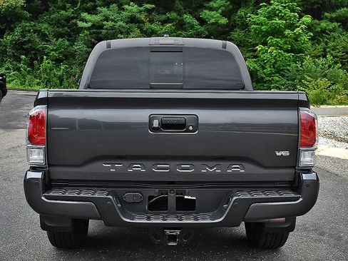 Used 2023 Toyota Tacoma TRD Sport w/ Technology Package AWD/4WD image 7