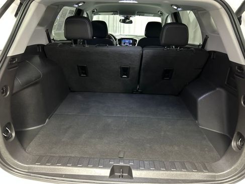 Used 2023 GMC Terrain SLE w/ Driver Convenience Package image 24