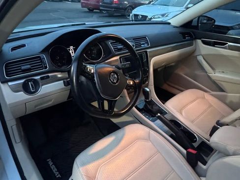 Used 2016 Volkswagen Passat 1.8T SE image 19