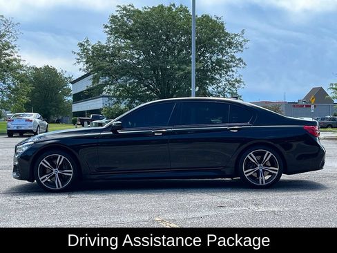 Used 2018 BMW 750i xDrive AWD/4WD image 4