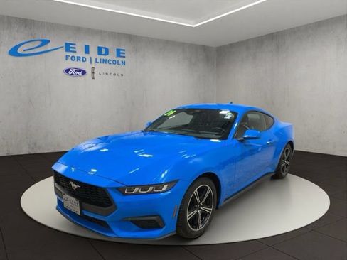 Certified 2024 Ford Mustang Coupe RWD image 2