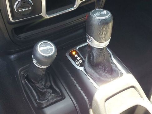Used 2019 Jeep Wrangler Unlimited Sport AWD/4WD image 21
