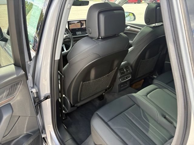 Used 2024 Audi Q5 2.0T Premium Plus w/ Premium Plus Package AWD/4WD image 40