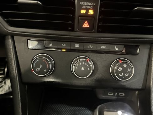 Certified 2024 Volkswagen Jetta Sport FWD image 32