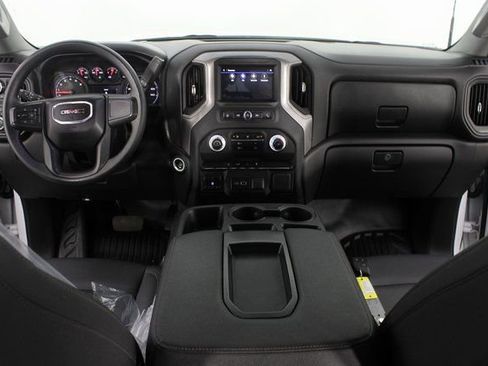 Used 2025 GMC Sierra 2500 Pro w/ Convenience Package image 9