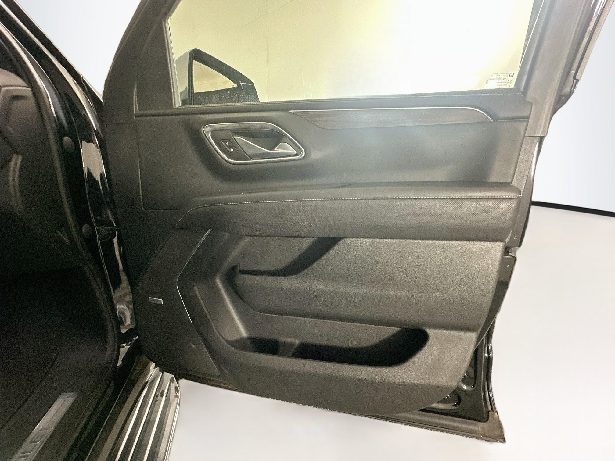 Used 2023 Chevrolet Tahoe Premier RWD image 33