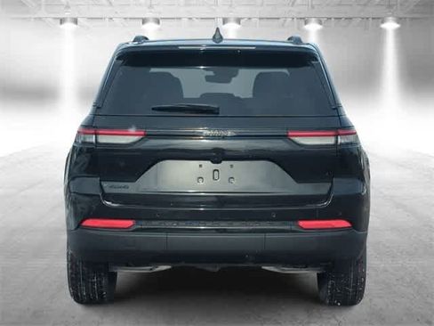 New 2025 Jeep Grand Cherokee Laredo image 7