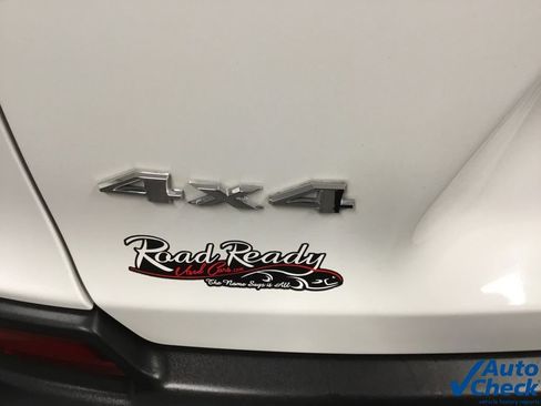 Used 2020 Jeep Cherokee Limited AWD/4WD image 15
