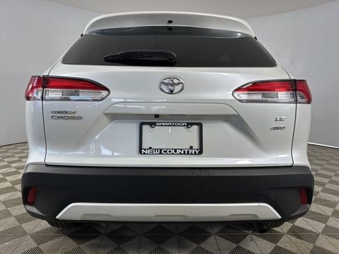 Used 2024 Toyota Corolla Cross LE image 6