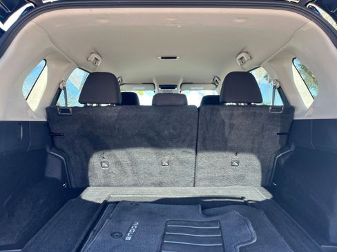 Used 2025 Nissan Rogue SV image 33