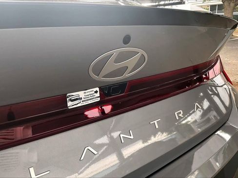 Certified 2025 Hyundai Elantra Sport FWD image 31