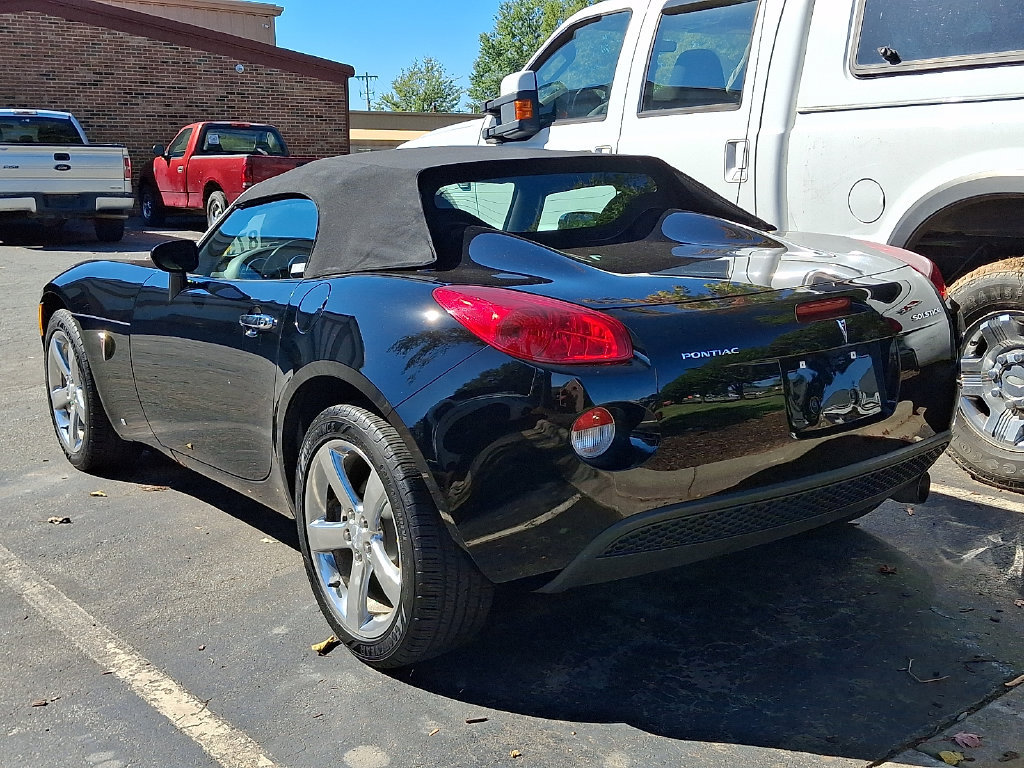 Used 2007 Pontiac Solstice Convertible w/ Premium Package RWD image 6