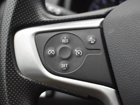 Used 2024 GMC Terrain SLE FWD image 25