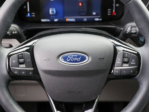 Certified 2023 Ford Escape Active AWD/4WD image 9