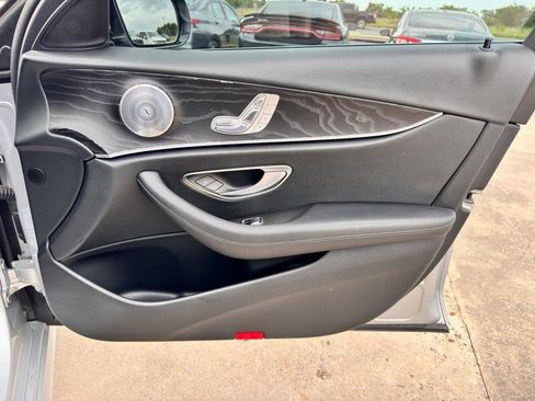 Used 2017 Mercedes-Benz E 300 image 22