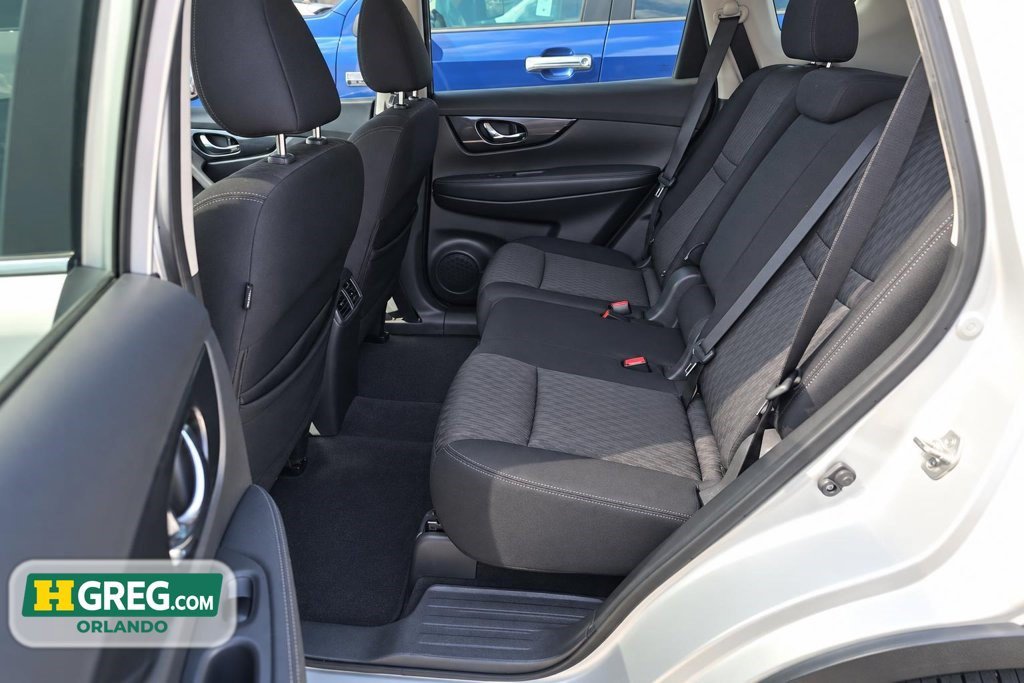 Used 2020 Nissan Rogue SV FWD image 12