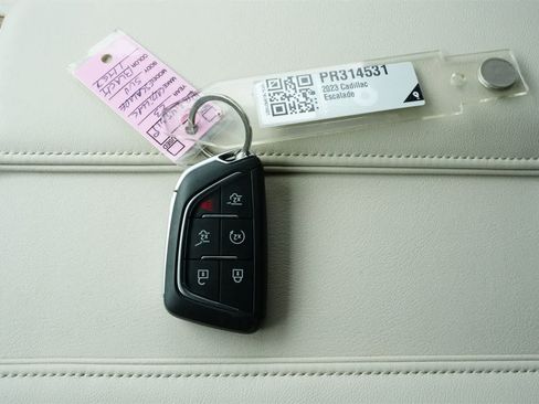 Used 2023 Cadillac Escalade Premium Luxury Platinum image 28