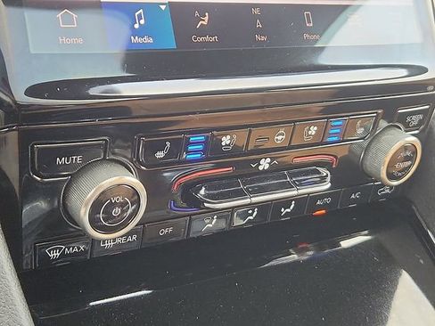 Used 2023 Jeep Grand Cherokee Summit w/ Rear Seat Video Group I AWD/4WD image 12
